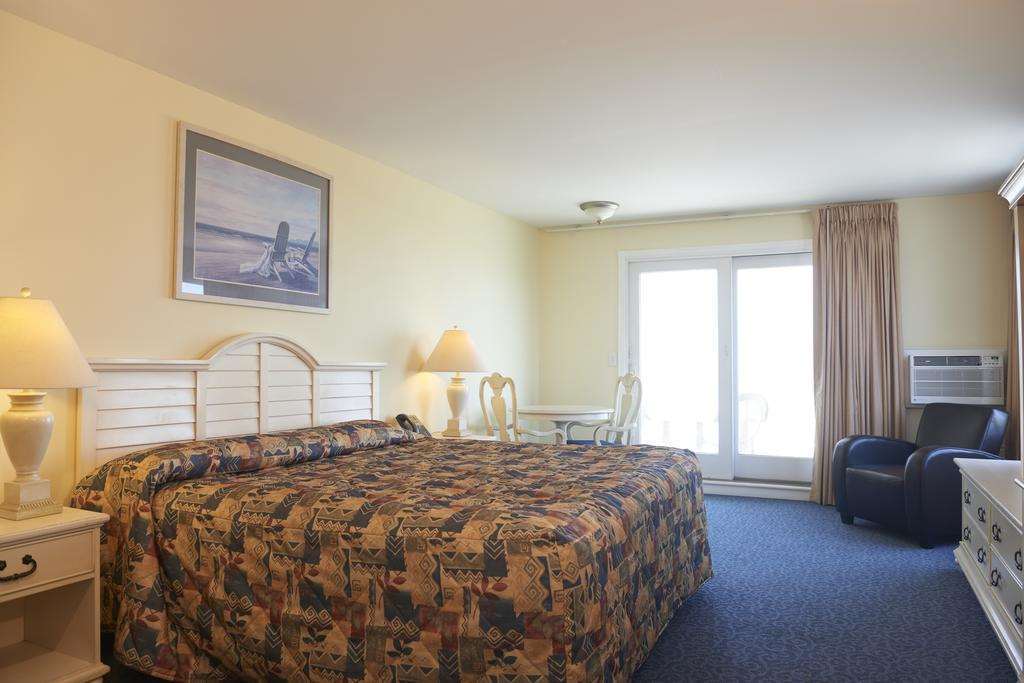 Drifting Sands Oceanfront Hotel Ship Bottom Room photo